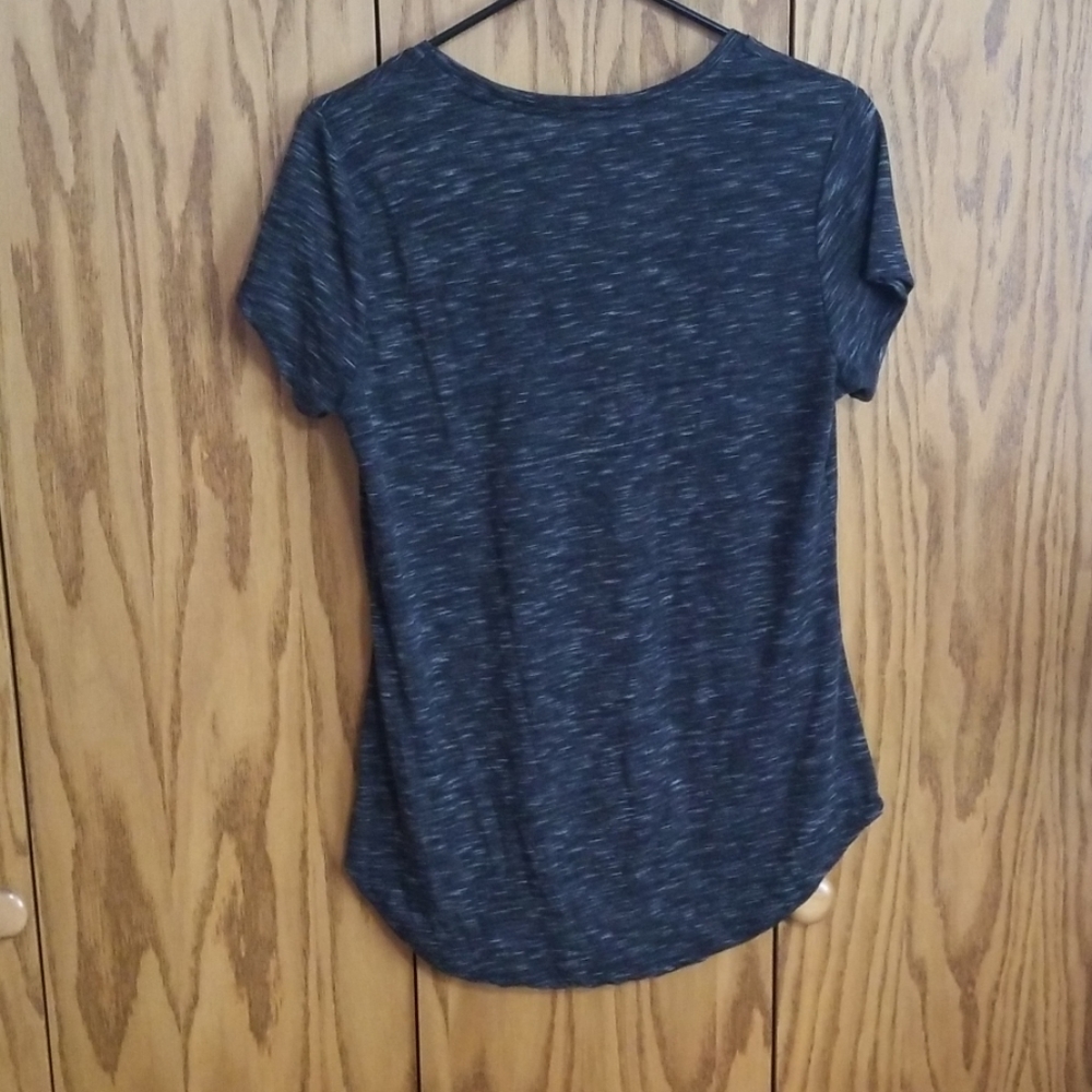 Apt9 tee - Picture 2 of 2